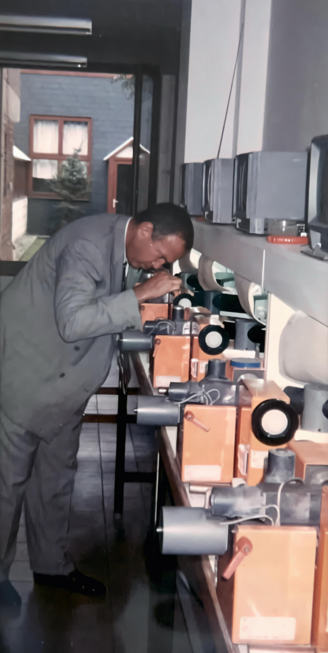 at the girdling machine for rounds